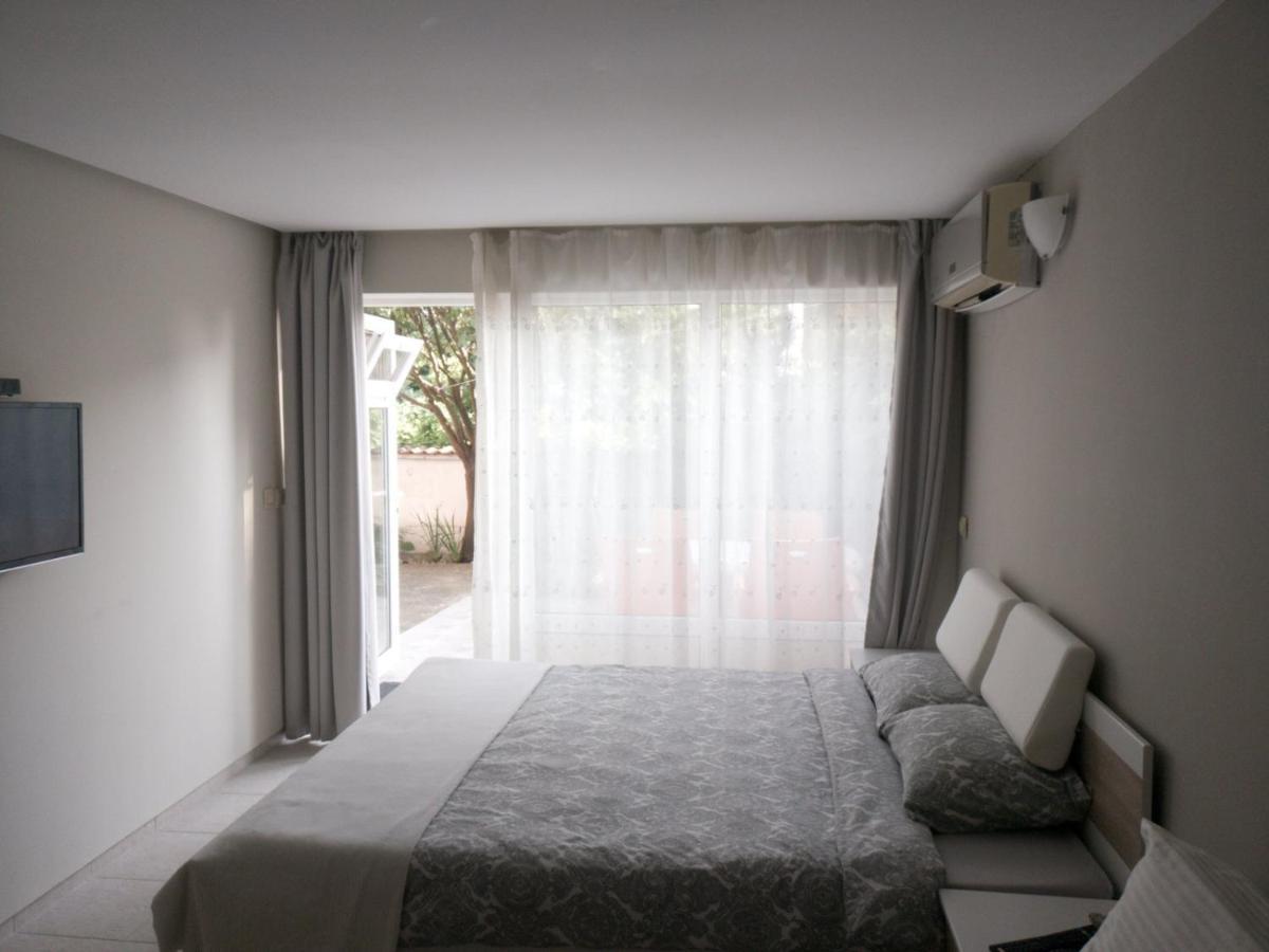 Treti Mart North Apartment Primorsko Exterior photo