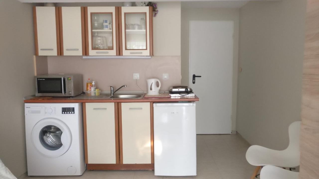Treti Mart North Apartment Primorsko Exterior photo
